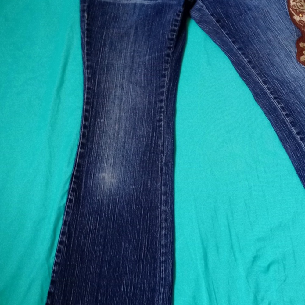 B Street Blue Bootcut Jeans w/ Brown Floral Lace Detail | Size 8 - Picture 5 of 16